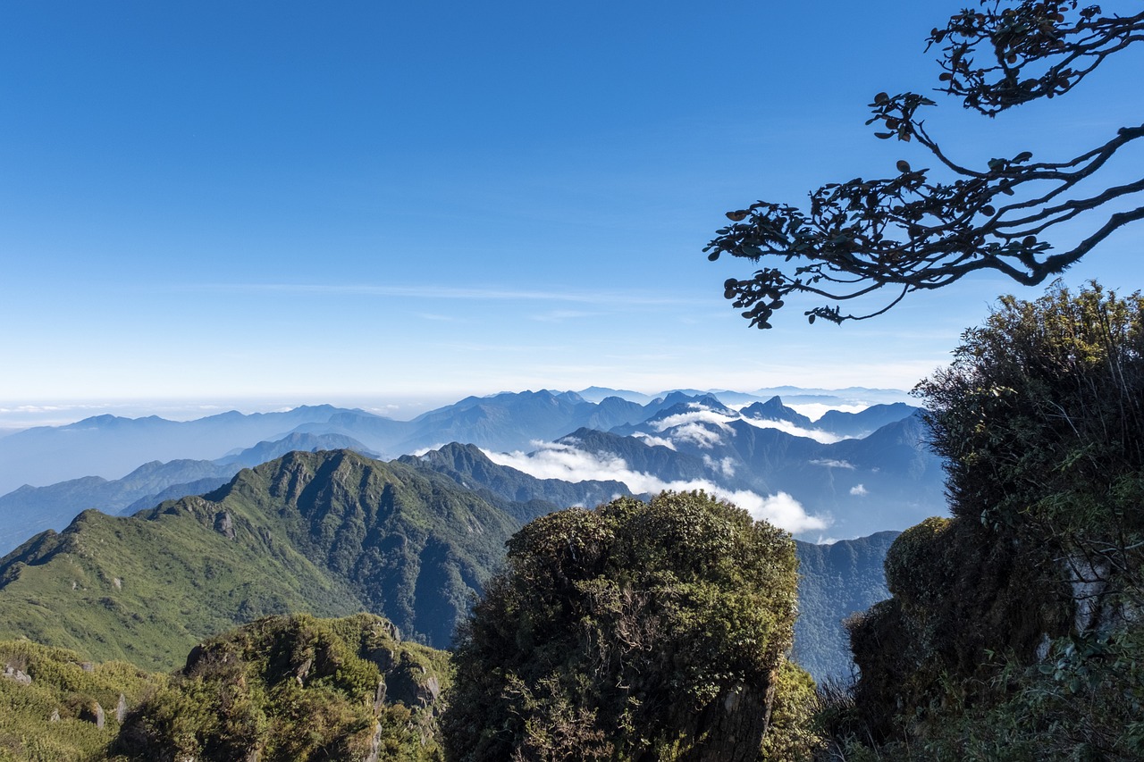 Le Mont Fansipan, « toit de l’Indochine » Le Mont Fansipan, « toit de l’Indochine »